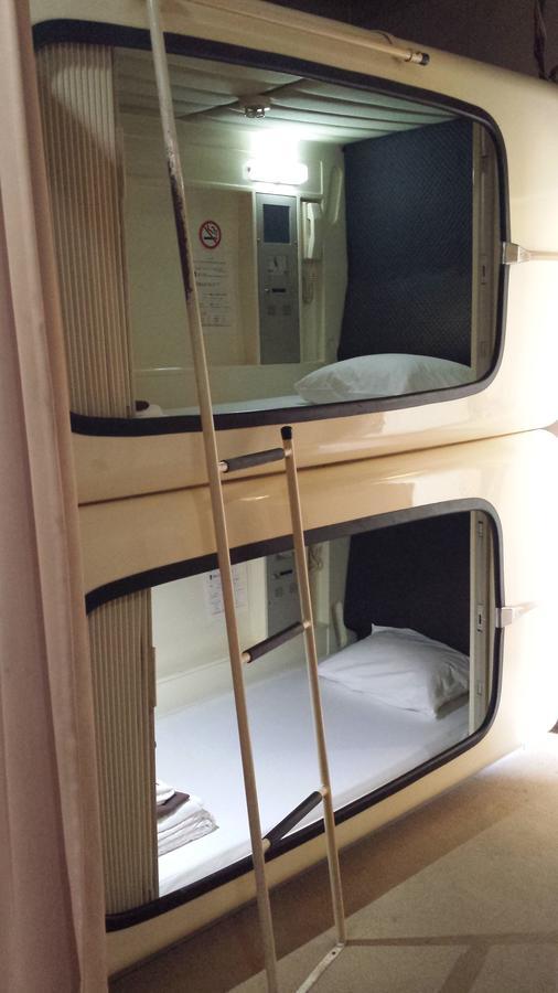 Capsule Hotel Honcho Сендай Екстер'єр фото