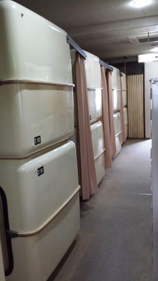Capsule Hotel Honcho Сендай Екстер'єр фото